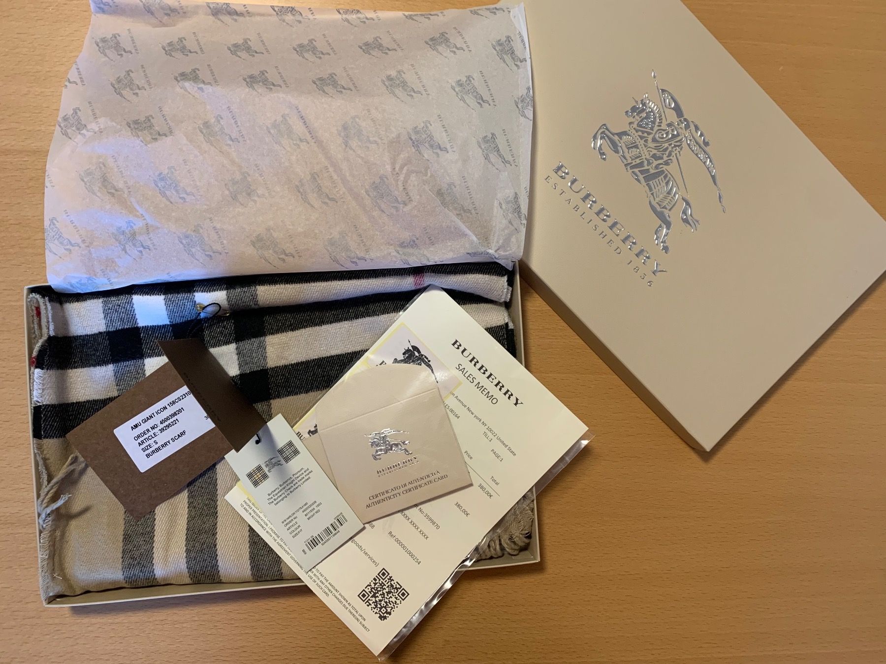 Burberry Foulard & Sciarpe: NEU Burberry Schal cashmere – Nuovo e nell'imballaggio originale da Gipf-Oberfrick venduto da Moneypenny