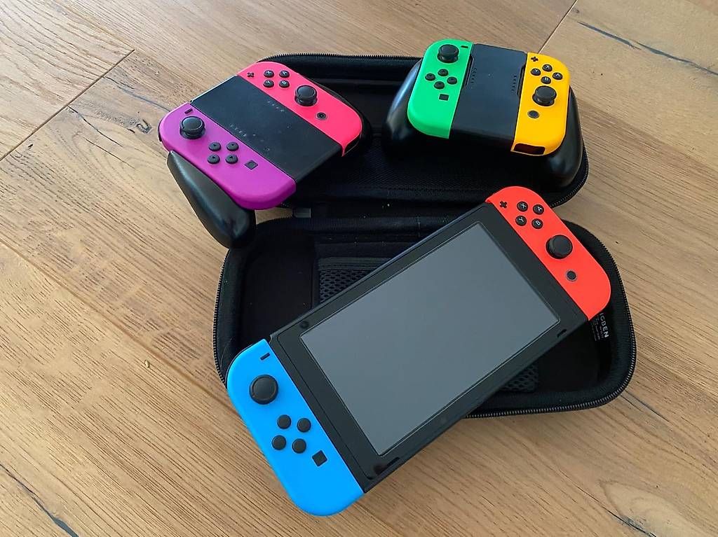 Console: Nintendo Switch mit Games und div. Zubehör – Usato da Hausen am Albis venduto da Sigi.b 2