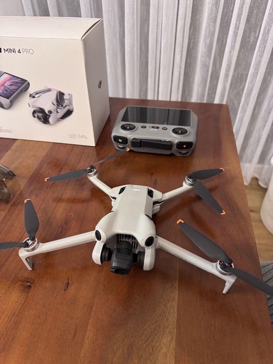 DJI RC Kits de montage: DJI Mini 4 Pro Fly More Combo – D'occasion à Seewen SZ par QM.03 2