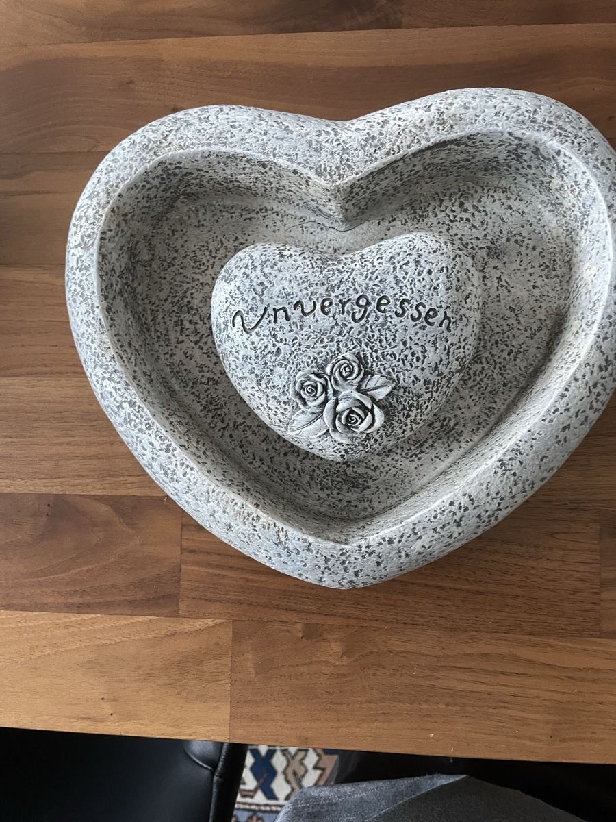 Tutte le decorazioni: Pflanzschale mit Deko Stein "Unvergessen" – Usato da Schwerzenbach venduto da Muffi01