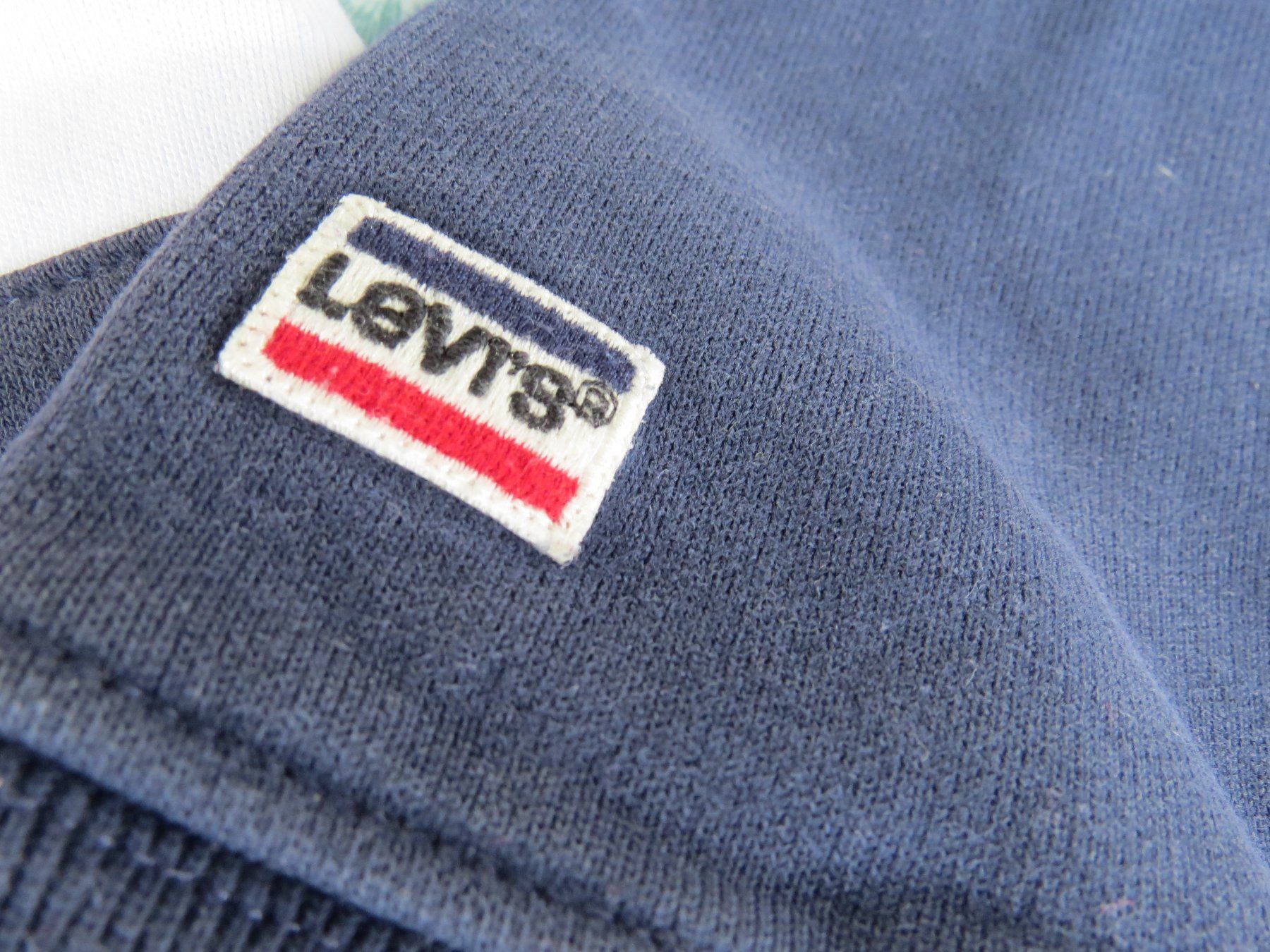 Levi's Maglioni & Felpe: Hoodie LEVI'S Gr: XS – Usato da Langenthal venduto da Steinadler129 1
