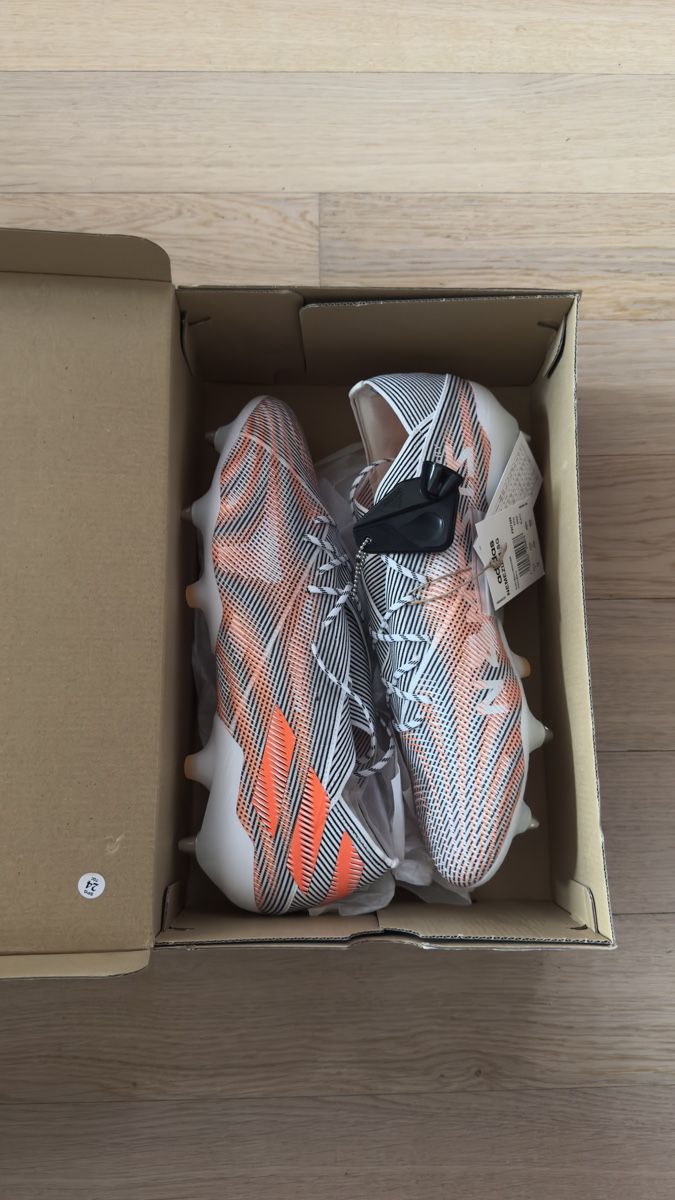Adidas Scarpe da uomo: Adidas Nemeziz .1 SG – Nuovo e nell'imballaggio originale da Hombrechtikon venduto da JOKIASSU