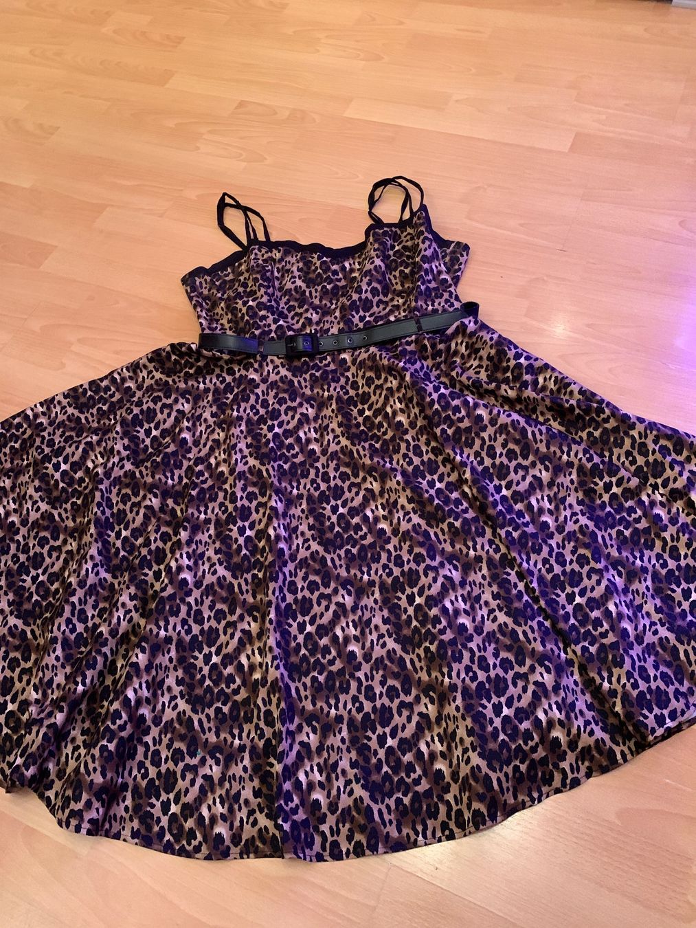 Vestiti: Magnifique robe Hell Bunny léopard taille 4XL – Usato da MEYRIN venduto da Gwendo10