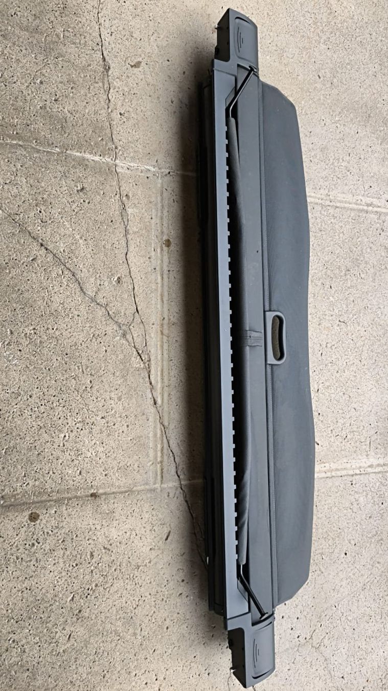 BMW Tutti pezzi di ricambio auto: BMW E91 Touring Original Laderaumabdeckung Rollo – Usato da Etzelkofen venduto da Razorball