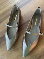 Elegante Damenschuhe, echt Leder, weich; golden