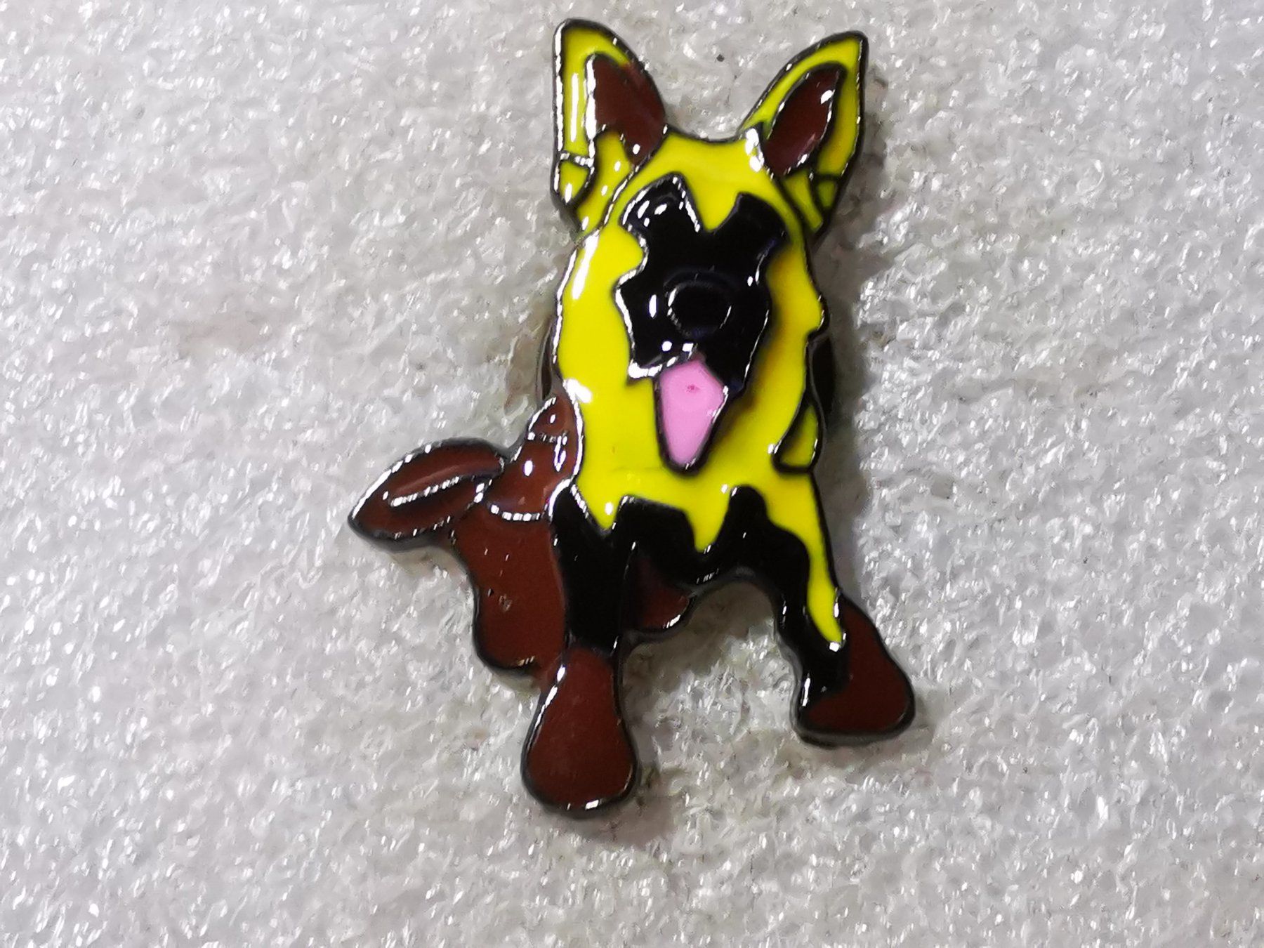 Placchette & Badge: Ansteckpin 121: Hund – Usato da Oppligen venduto da Pin-Fall-Shop