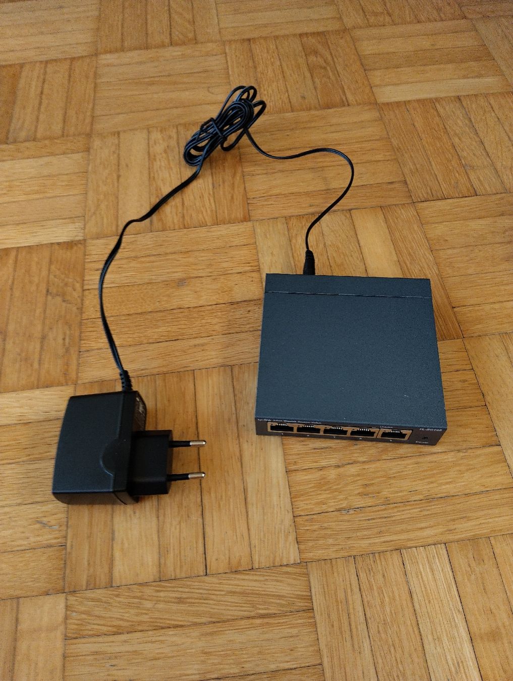 TP-Link Hubs & Switches: TP-Link 5-Port Gigabit TL-SG105 – Neu (gemäss Beschreibung) aus Zürich von inho 2