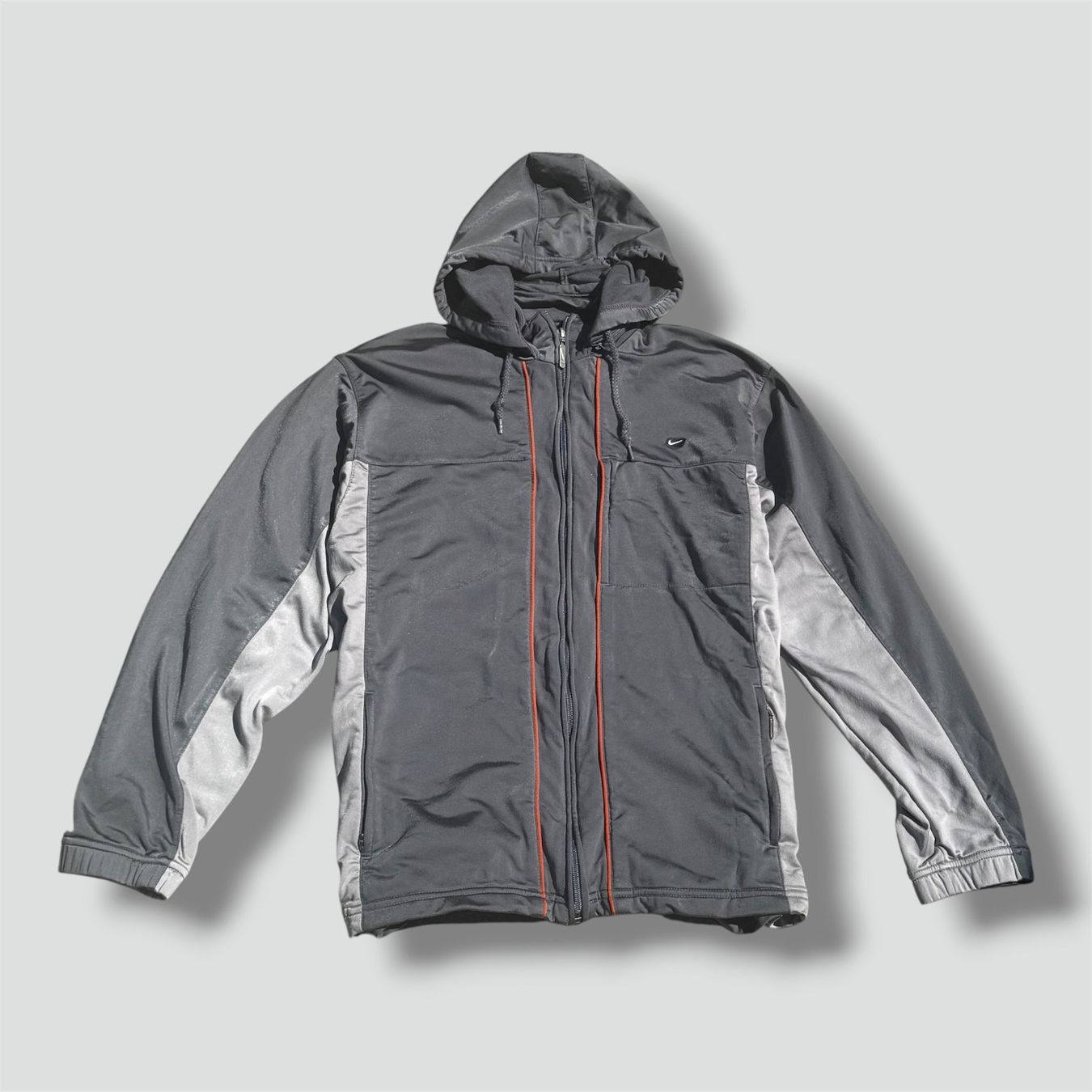 Nike Giacche: Nike 00s streetwear track jacket grey tech grau jacke pull – Usato da St. Gallen venduto da sourced_limited