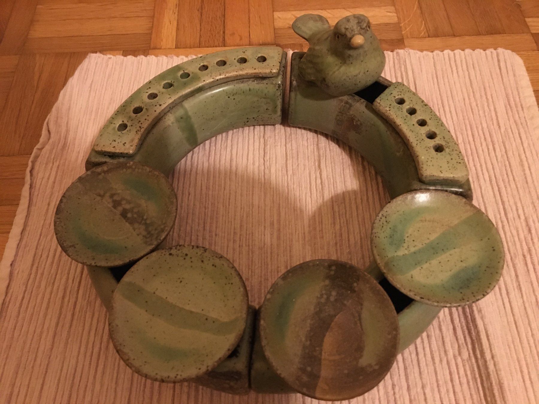 Tutte le decorazioni: Couronne en porcelaine verte – Usato da La Tour-de-Peilz venduto da Halltal 8