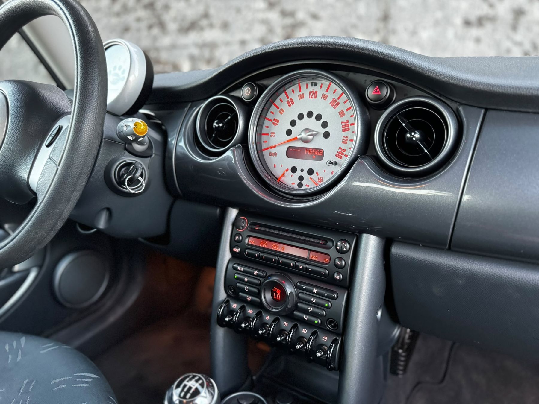 Mini Autos: Mini One 1.6 Frisch ab MFK – Gebraucht aus Langnau i. E. von Vn35 4