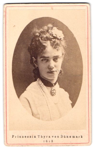 Photos & affiches: Fotografie Prinzessin Thyra von Dänemar – D'occasion à Berlin par bartko-reher