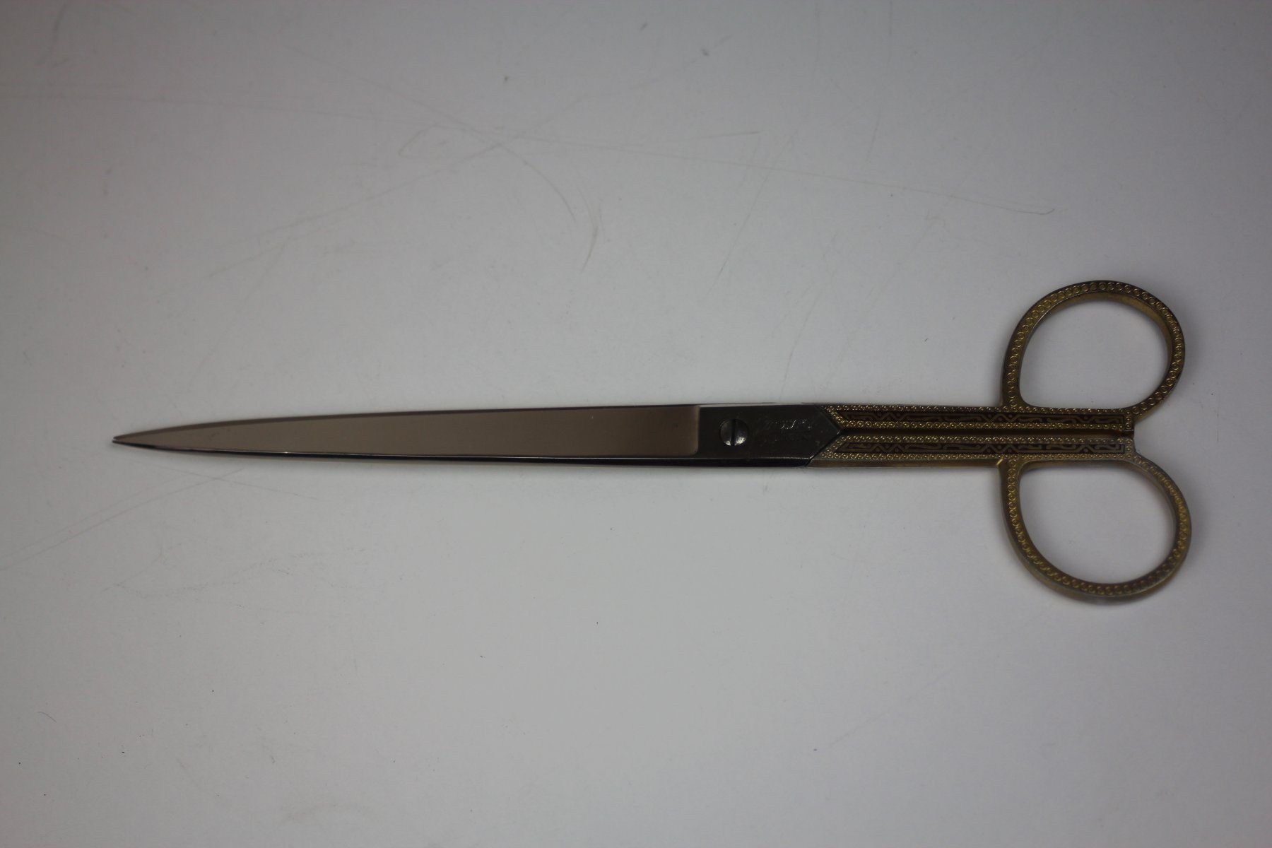 Solingen Tutti gli attrezzi: Vintage Schere Solingen 23 cm mit Lederetui – Usato da Basel venduto da IRMAundFRED