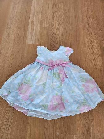 Kleid in Grösse 98/100