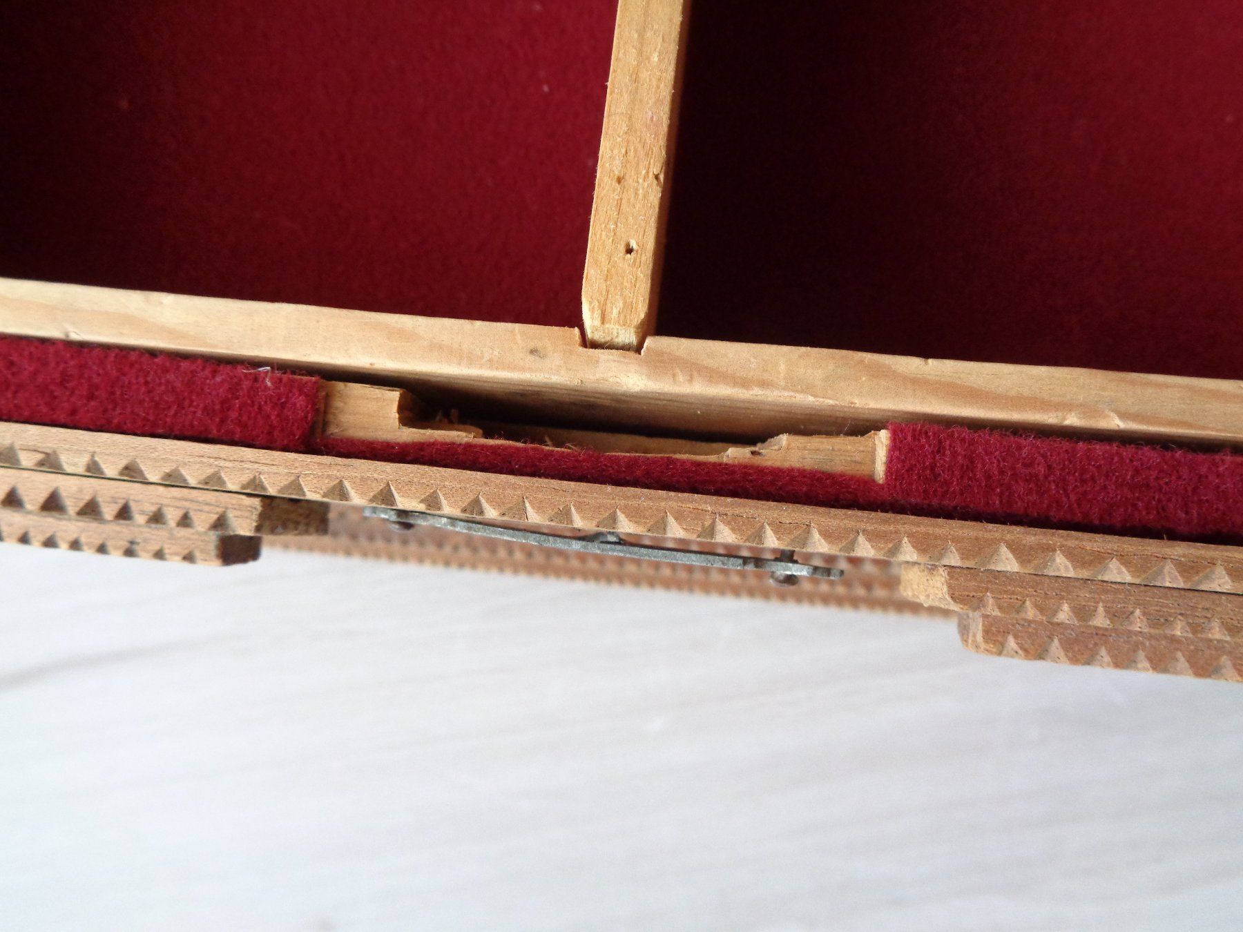 Cassapanche: HOLZ SCHATULLE SCHMUCK-KISTE HANDARBEIT – Usato da Henggart venduto da Pascha22 1