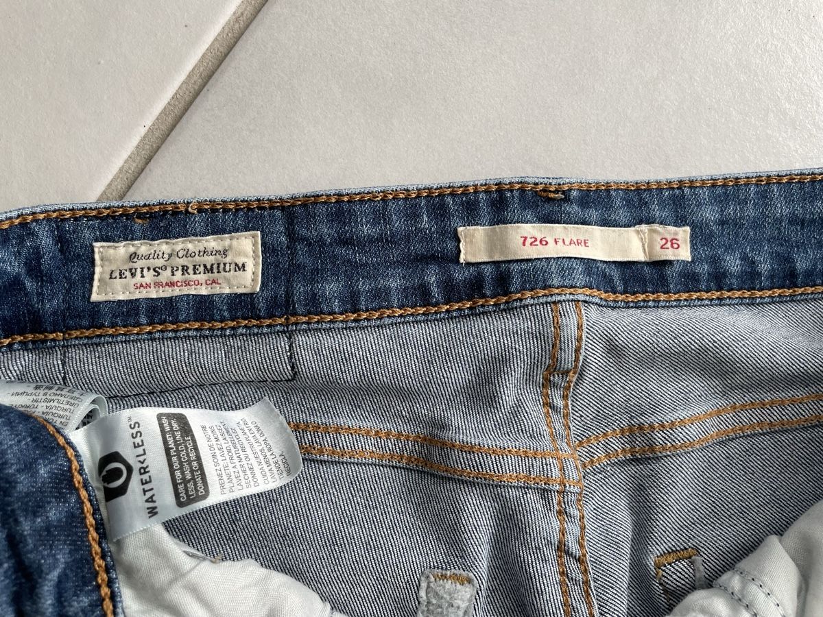 Levi's Pantaloni: Levi‘s Jeans 726 Flare – Usato da Urdorf venduto da Tina_a 2