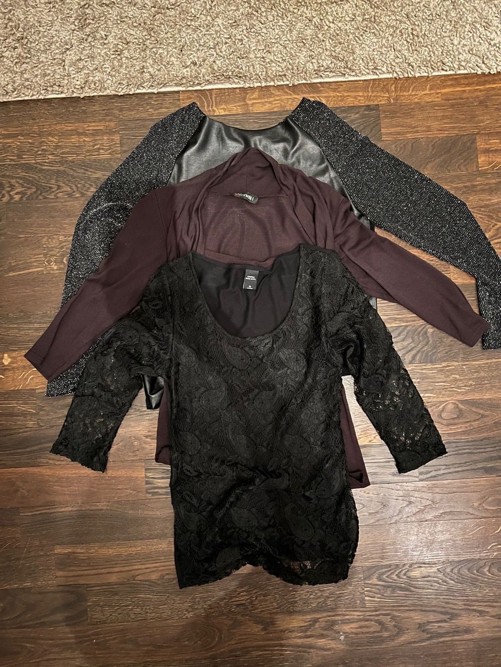 Camicette: Leichte Pullover (mit Spitze, Glitzer uvm) Gr XS – Usato da Gattikon venduto da Sunshine4.