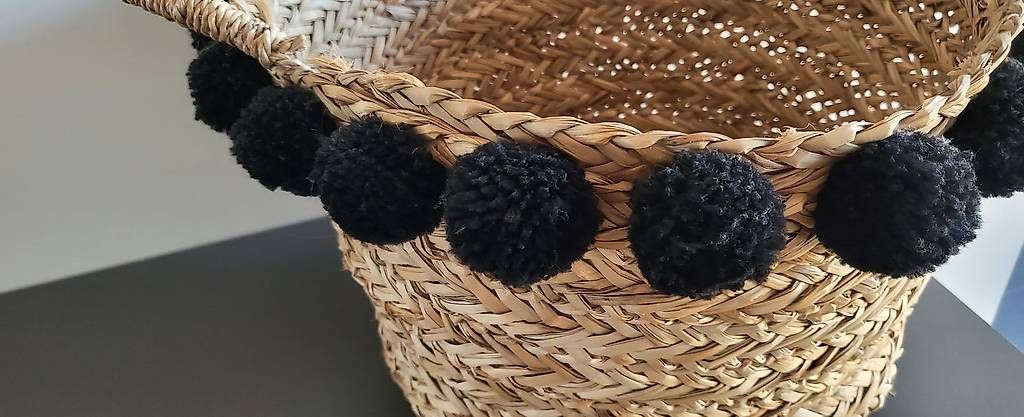 Micasa Altro per la casa: Panier osier avec pompoms – Usato da Granges-Paccot venduto da Cecile76 1
