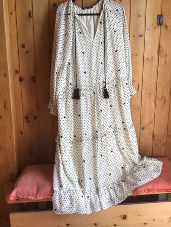 Kleid lang Punkte schwarz weiss Grösse L nichtgetragen