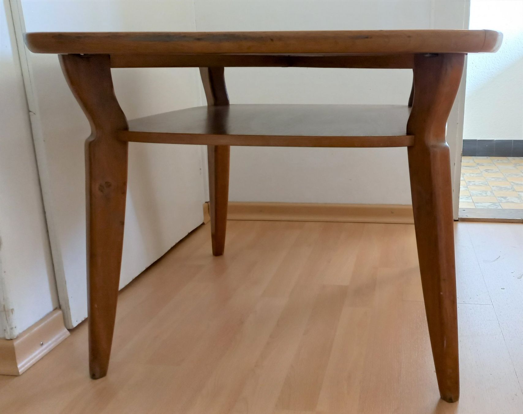 Tavoli: Vintage Teakholz Kaffeetisch – Usato da Bévilard venduto da Orscha 1