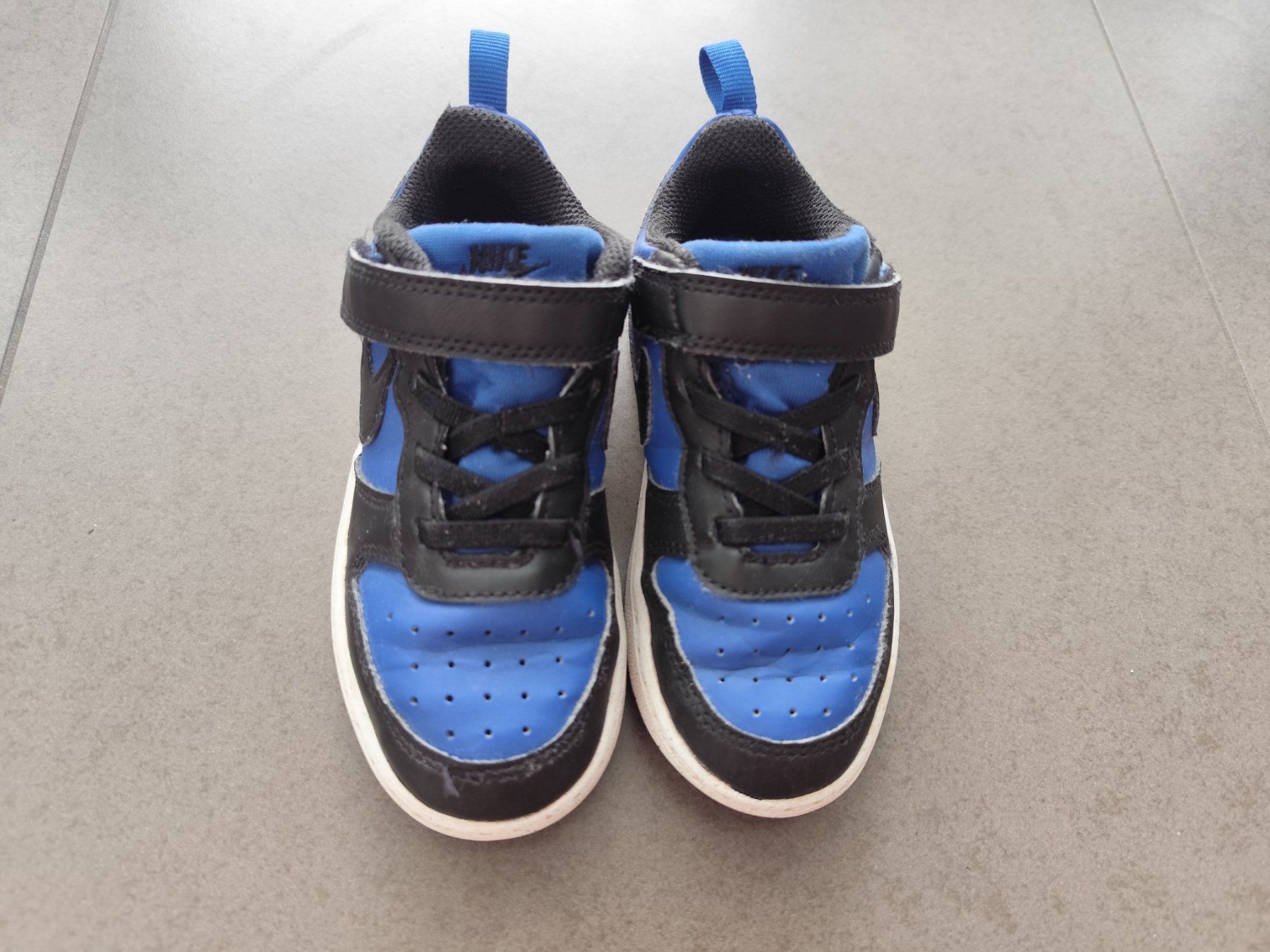 Nike Scarpe per ragazzi: Nike_Kinderschuhe_Gr. 26, blau/schwarz – Usato da Zürich venduto da ram_59n8