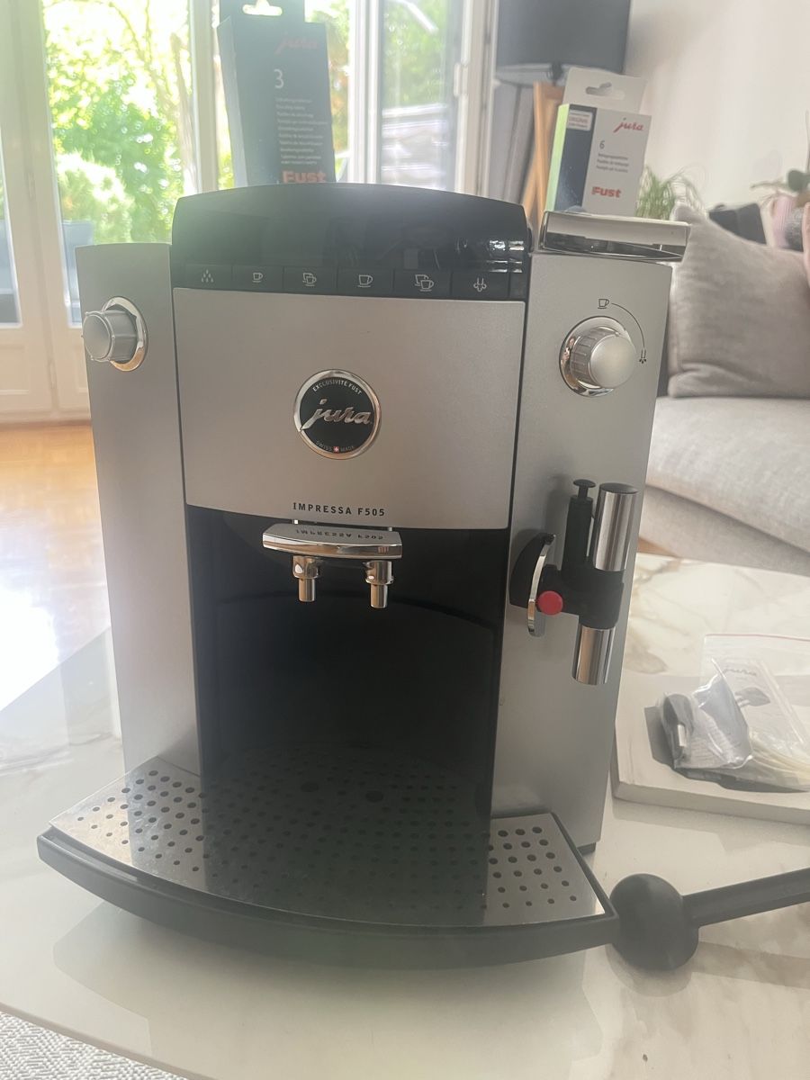 Jura Kaffeemaschinen & Espressomaschinen: Jura Kaffeemaschine – Gebraucht aus Wetzikon ZH von Karin01.02. 3