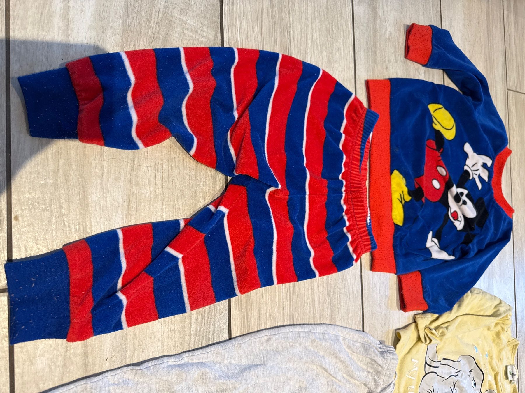 Lotti & Set di vestiti: Pijama Set Gr 98, 3 Stück – Usato da Gelterkinden venduto da Familienferien 3
