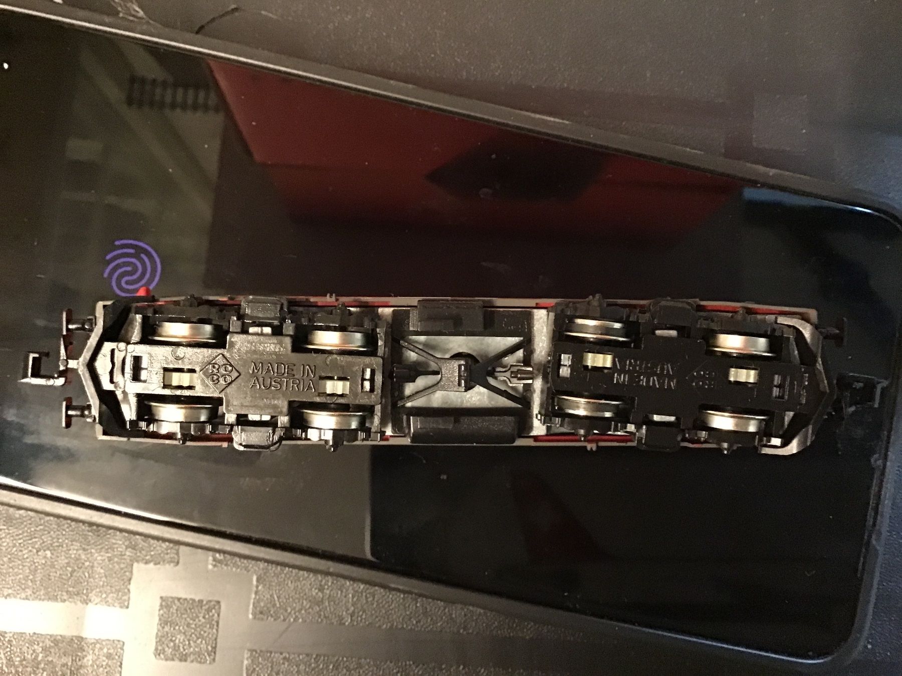 Roco Modellini di ferrovie: Lokomotive Re 4/4 IV "Bahn 2000" Roco N – Usato da Männedorf venduto da Modell-Spezialisten 4