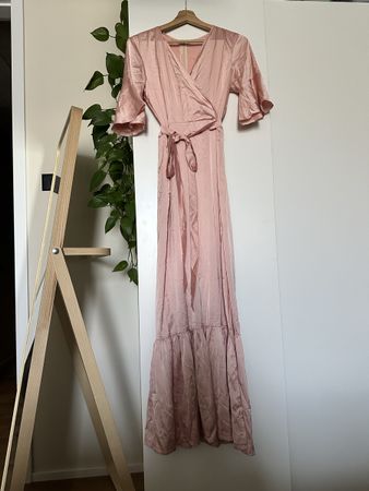 Rosafarbenes Seidenkleid, Gr. S - perfekt für den Frühling!