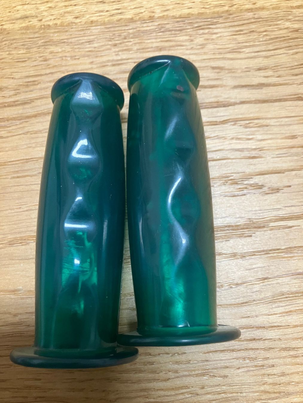 Ersatzteile: Lenkergriffe grün Vintage transparent – Gebraucht aus Obermumpf von Estrela67 1