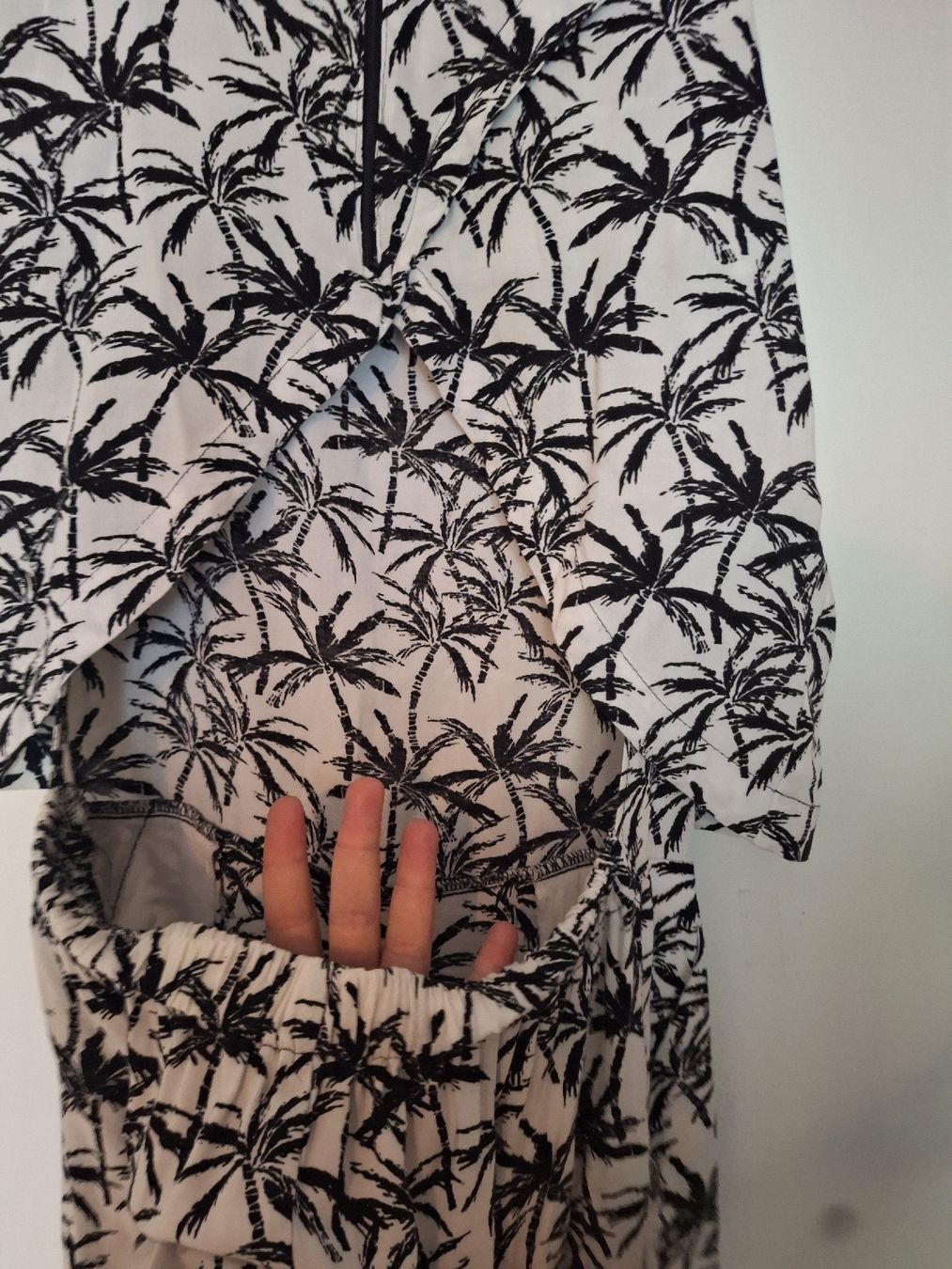 Mango Tute: Mango Jumpsuit Gr. S Palmenmuster schwarz/weiss – Usato da Adlikon b.Regensdf venduto da che_xxb9 1