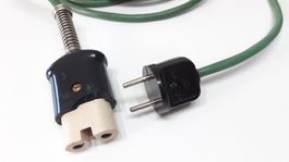 Stecker aus Porzellan und Bakelit -  Prise en porcelaine