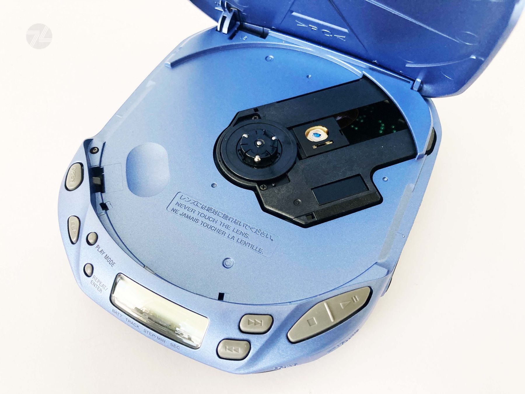 Sony Lettore multimediale portatile: Sony Discman D-E401 ESP2 CD Player + Netzteil – Usato da Wetzikon ZH venduto da cyan74 3