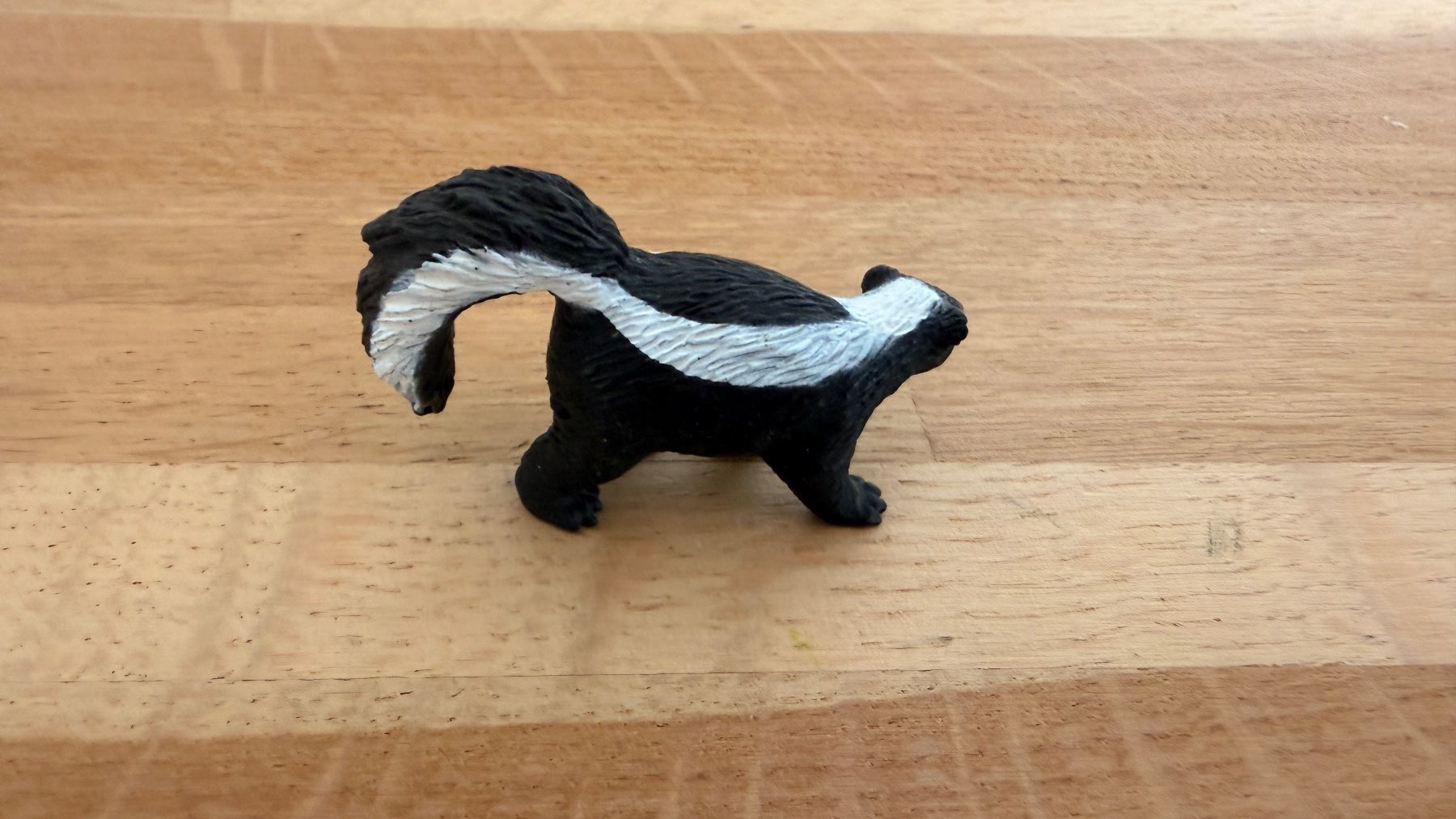 Schleich Spielzeuge: SCHLEICH - Stinktier 14672 – Gebraucht aus Winterthur von Secondhand-Family 3