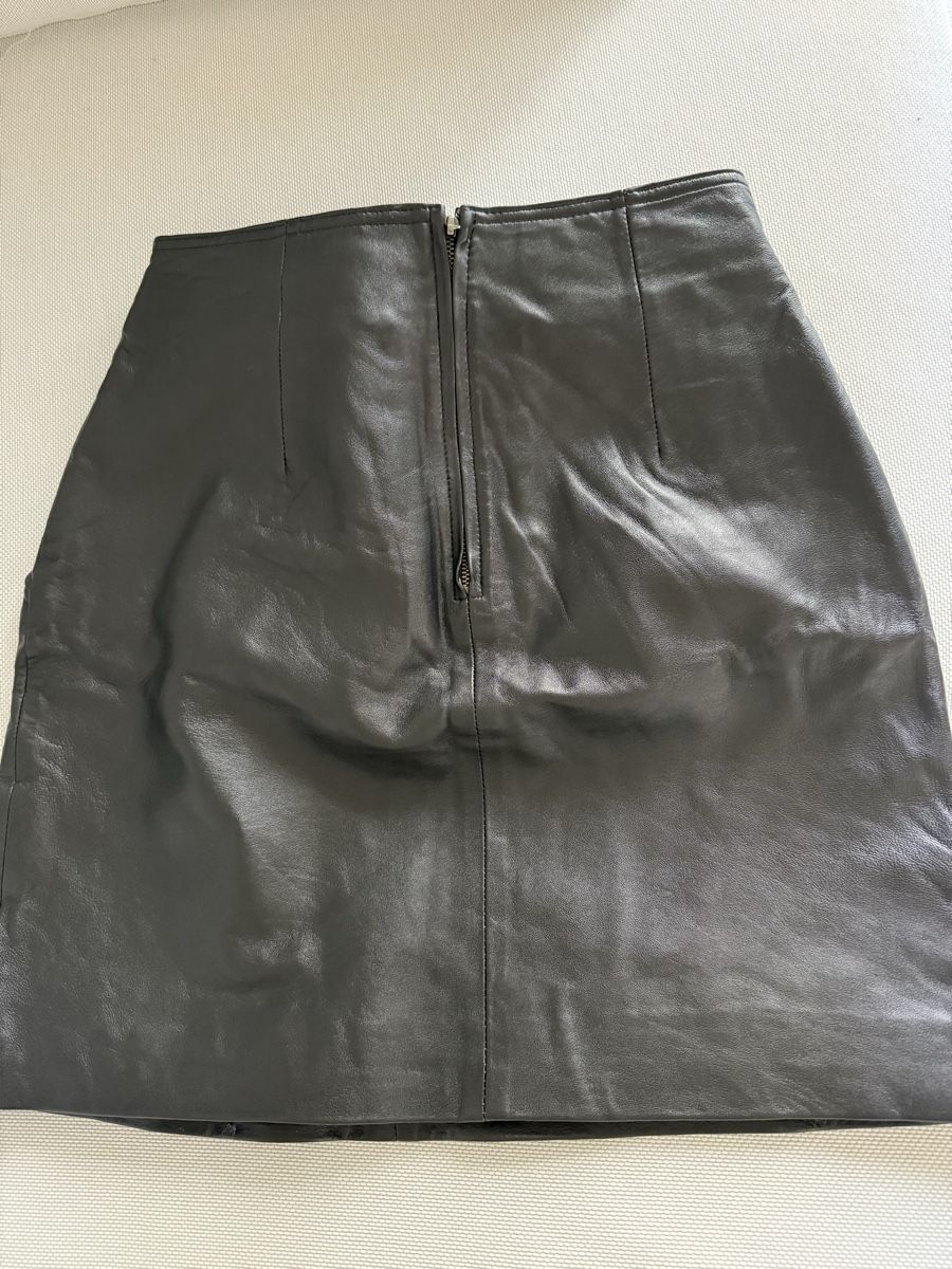 Gonne: Schwarzer Lederrock Gr.36 – Usato da Zürich venduto da secondhandpassion 2