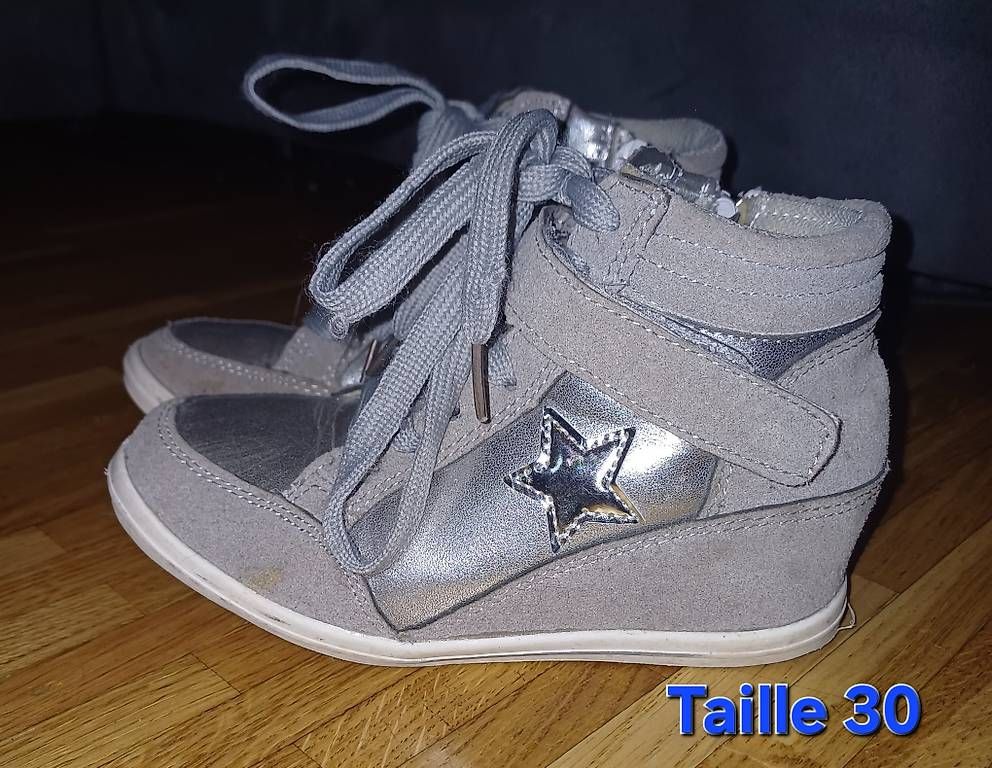 Schuhe für Mädchen: Chaussure taille 30 – Gebraucht aus Lausanne von RUBY.1990