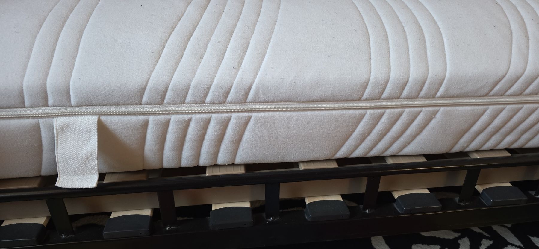 Lits: Komplettes Bett 140 x 200 cm – D'occasion à Aeschi SO par trindade 1