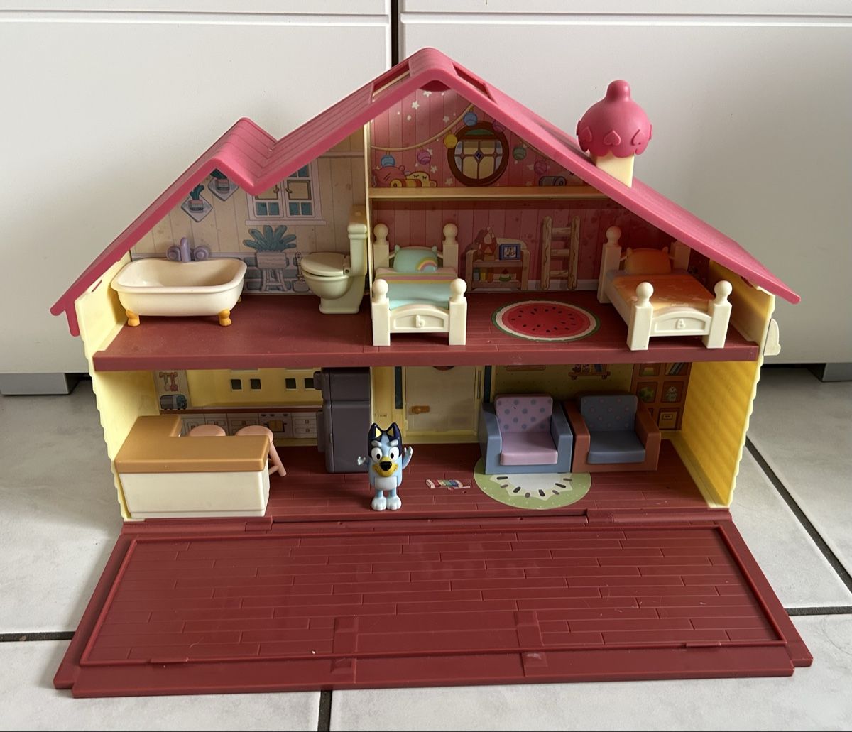 Case e mobili per bambole: Bluey Hause / Maison de Bluey – Usato da Malleray venduto da Keimy32