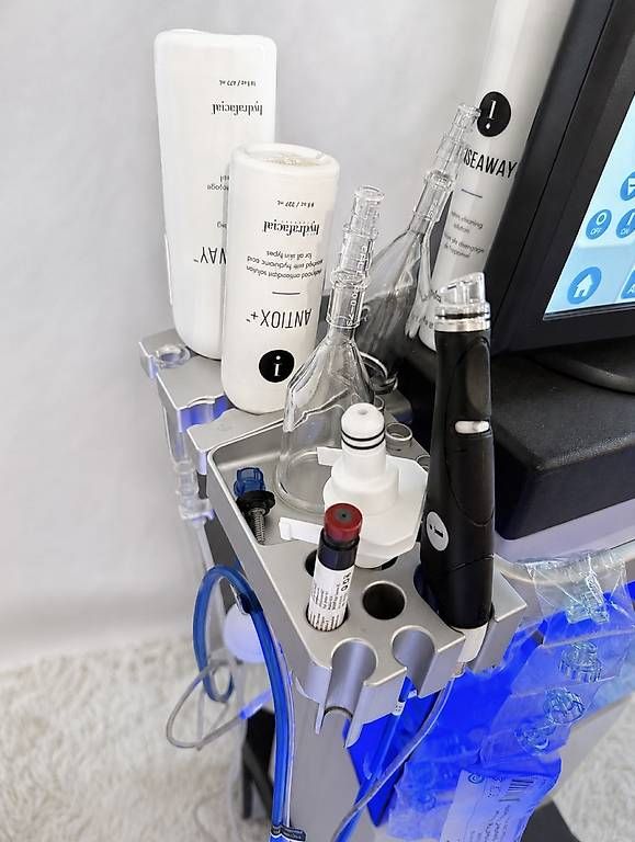 Lettini & sedie per cosmetici: HydraFacial MD System von Edge originales – Usato da Zürich venduto da ati_m8h7 2