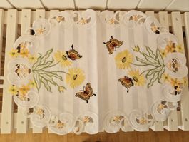 1 Tischdeckchen mit sommerlichem Motiv, 37x48cm