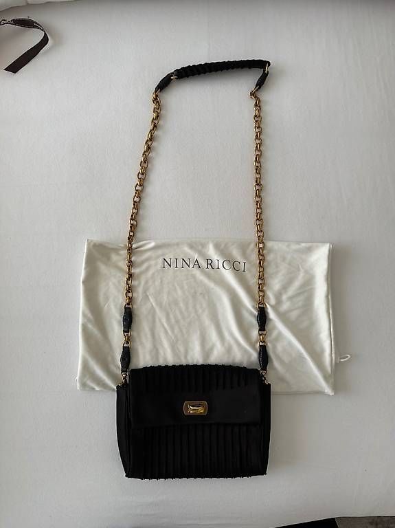 Sacs femmes: Pochette en Satin Nina Ricci – D'occasion à Genève par hya_ccc8 3