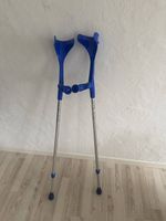 2 Gehstützen zu verschenken