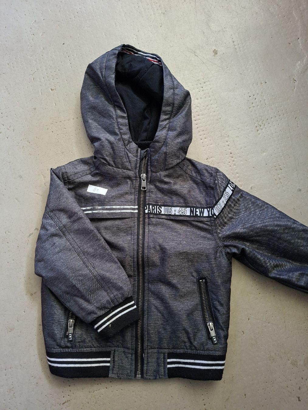 Kleiderpakete & -sets: Lot d'habits garçon taille 98 – Gebraucht aus Boncourt von Adeline_2727 7