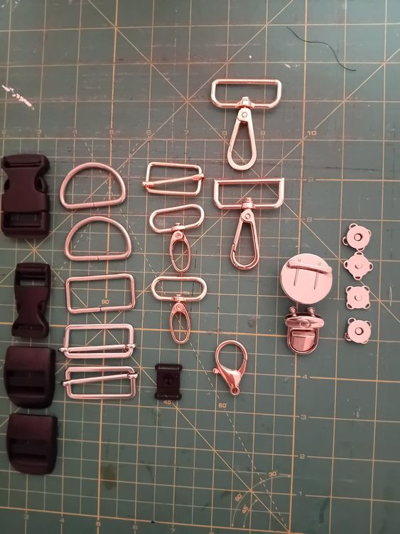 72 Stück D Ringe & Karabiner Set - Goldene Taschenschnallen 32mm Für Nähen & DIY