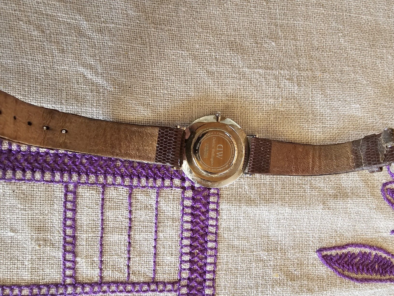 Daniel Wellington Montres: Armbanduhr Alpha Basic und Daniel Wellington Set – D'occasion à Niederrohrdorf par DieBuechersammlerin 3