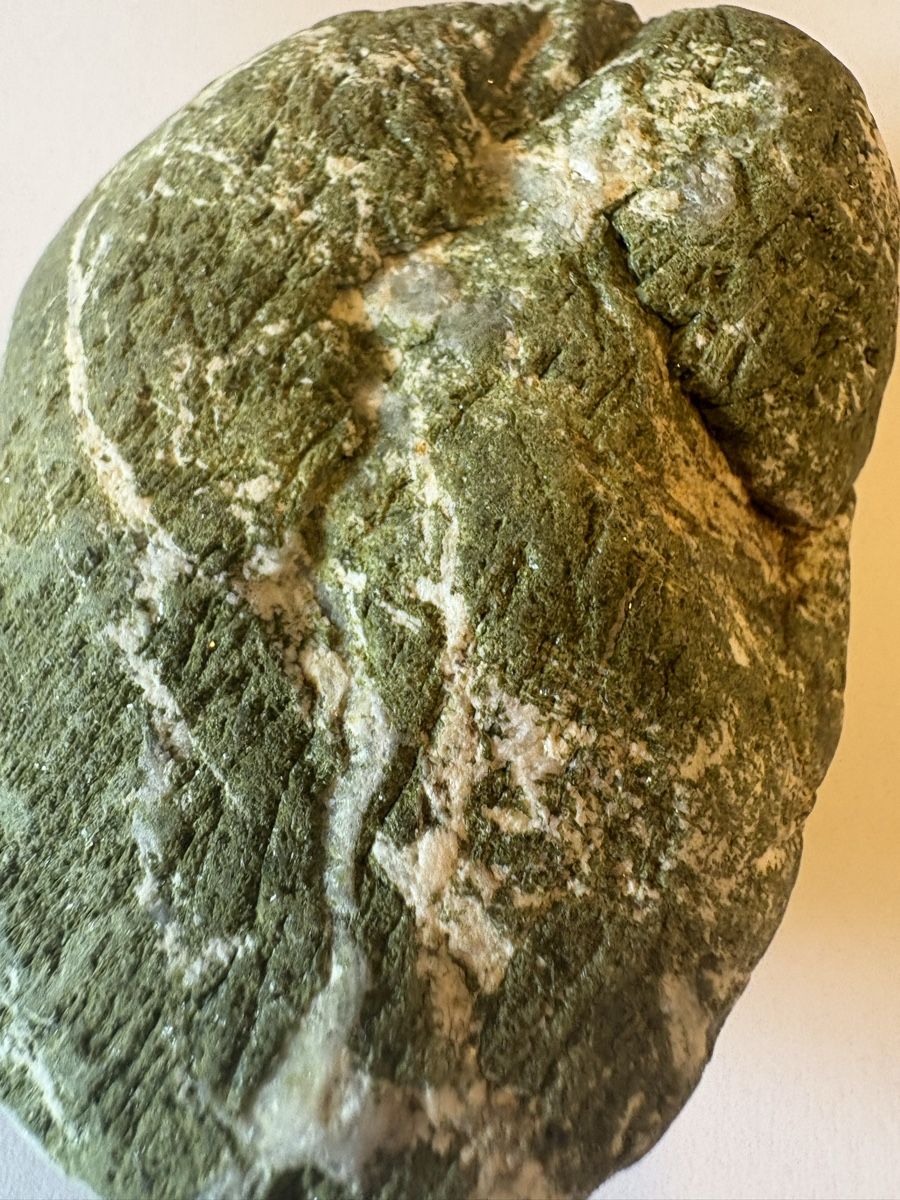 Minéraux & Lithothérapie: Serpentinit Naturstein Mont Vully – D'occasion à Murten par Tzaugg 1