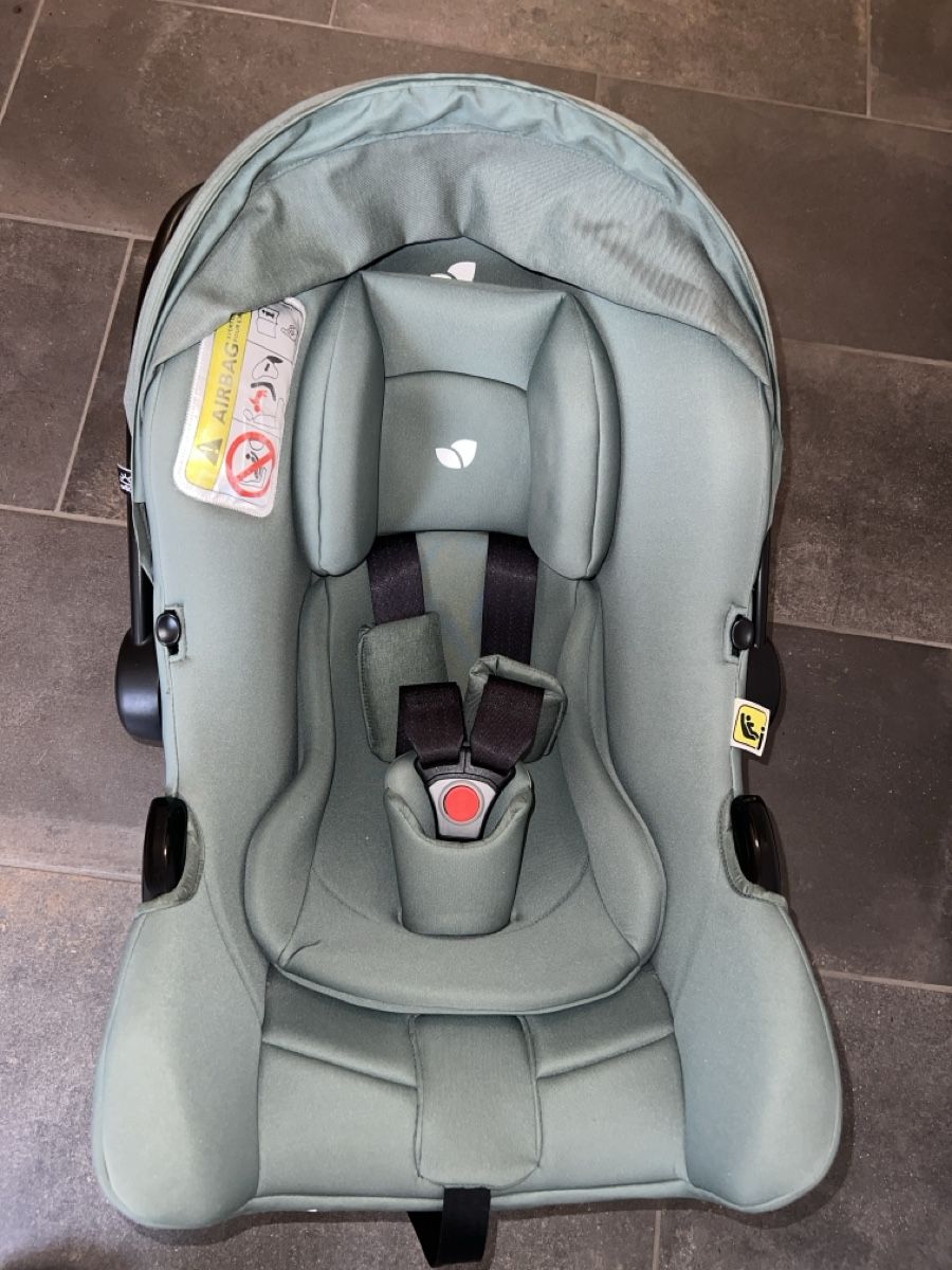 Joie Seggiolini per auto: Joie Babyschale I-Snug mit Isofix Base – Usato da Wilderswil venduto da StefLeSherif 3