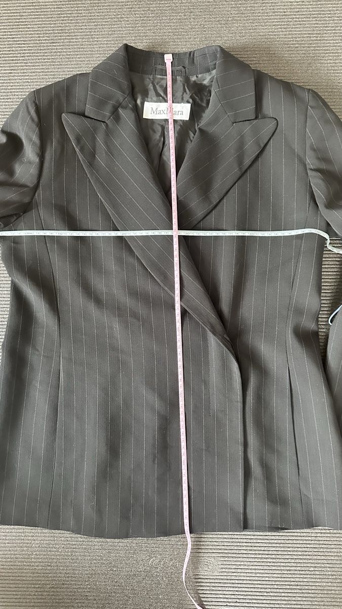 Max Mara Jacken: Veste Max Mara rayee noir taille 44 – Neu (gemäss Beschreibung) aus Vuippens von ale_6gkb 6