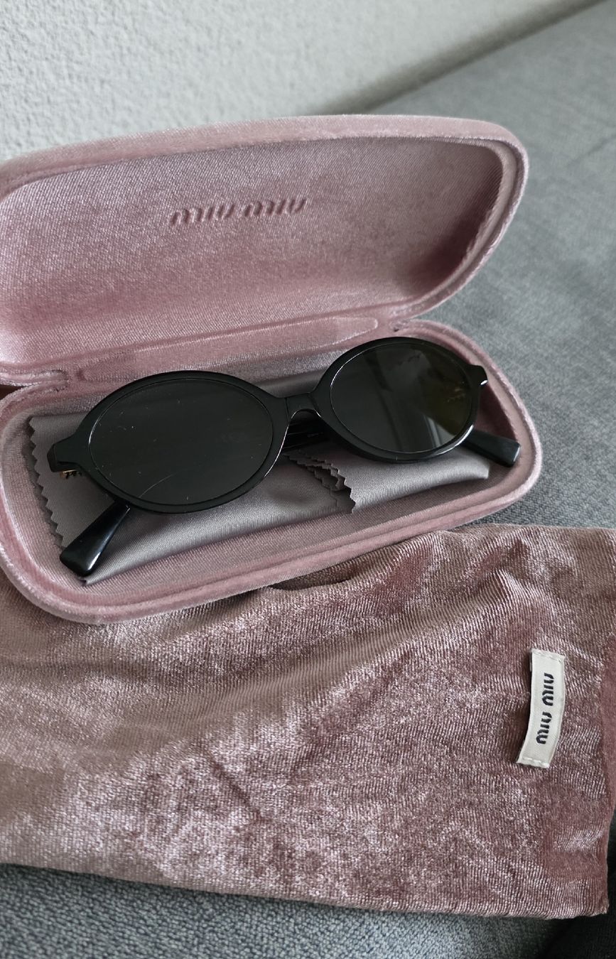 Miu Miu Occhiali & Lenti: Miu Miu Sonnenbrille  – Nuovo (secondo la descrizione) da Rümlang venduto da ilc_vm5p