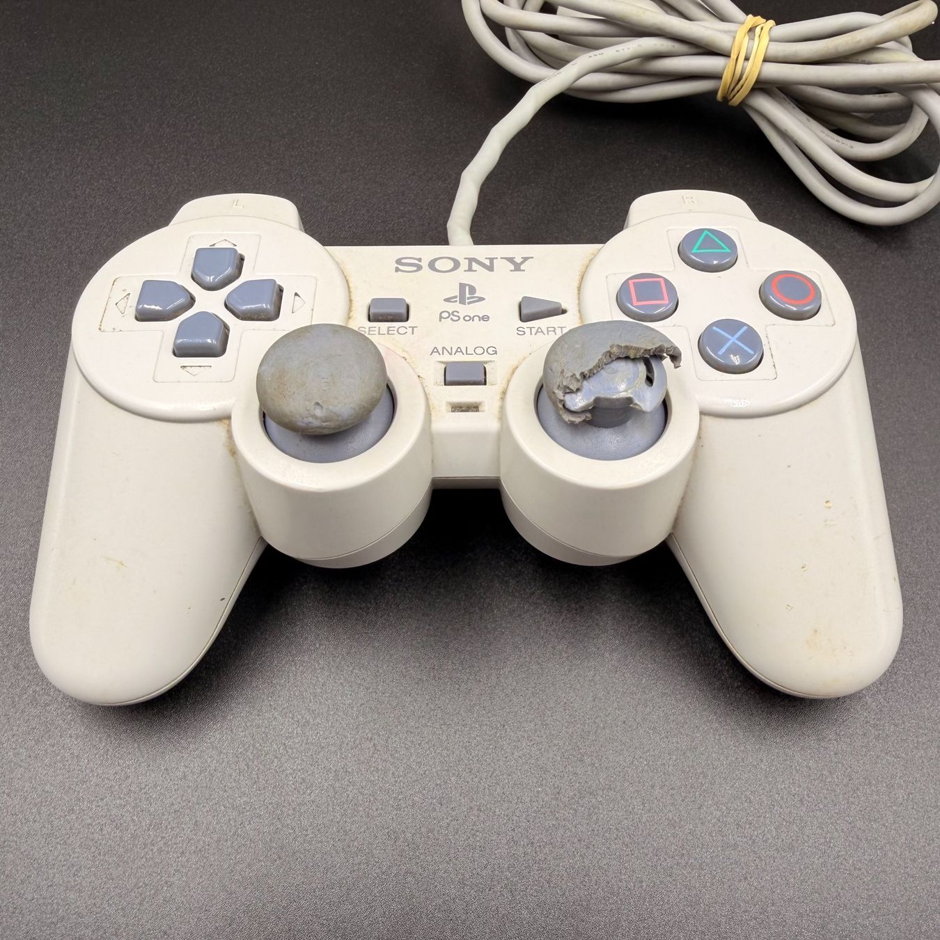 Sony Controller: Sony PlayStation PSone Controller weiss – Usato da Düdingen venduto da Nerdworld