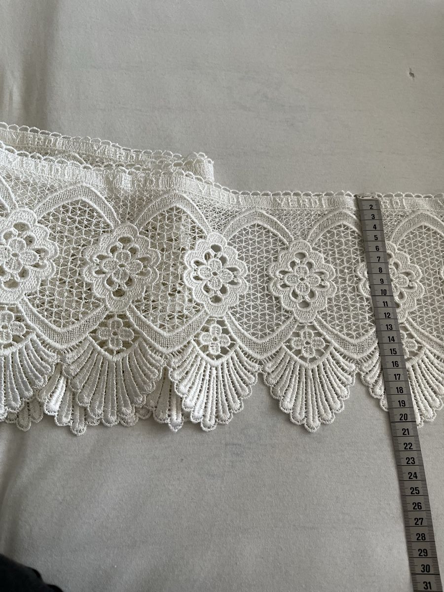 Stoffe: Spitzenband weiss Spitzenband 20 cm – Gebraucht aus Rüfenacht von lilly_67 1